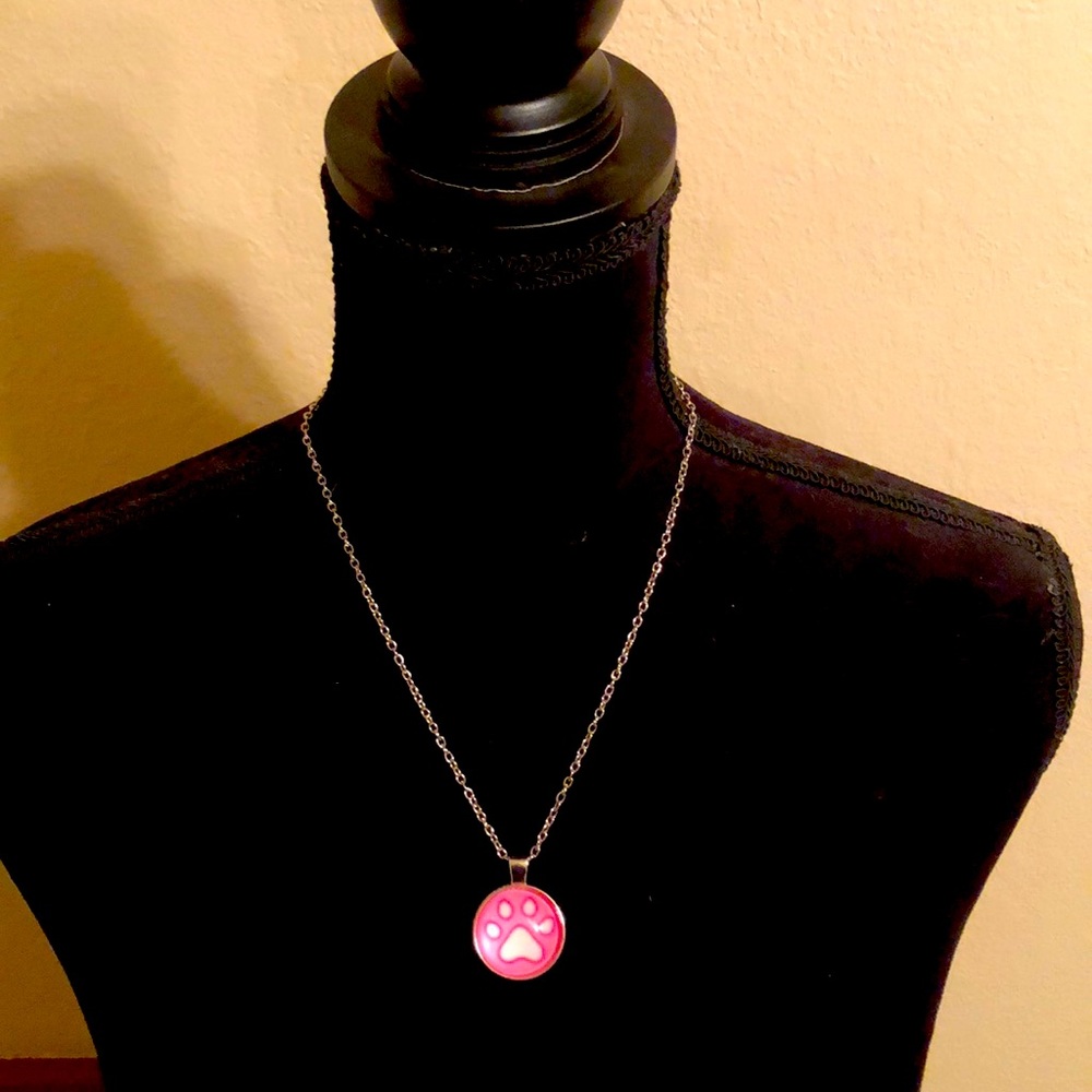 20” paw print necklace new with tags